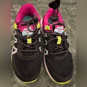 SOLD!!!!!Avia trail size Y3. Gently used.